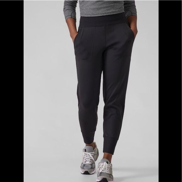 NWT Athleta Venice Jogger 🏃‍♀️ LargeBlack